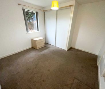 Price £750 pcm - Available Now - Unfurnished - Photo 3