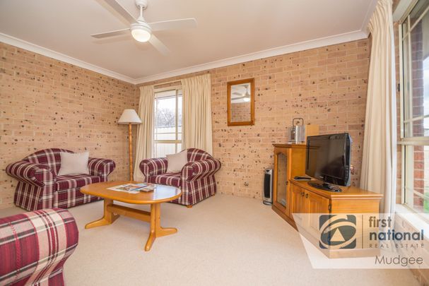 QUALITY CENTRAL FURNISHED VILLA - Photo 1