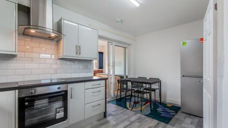 2 bedroom terraced house to rent - Photo 2