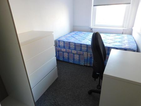 6 bedroom flat to rent - Photo 4