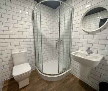 6 bedroom terraced house to rent - Photo 1