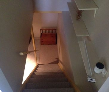 881 Beaconhill Court - 3 bed, 1.5 bath - Photo 2