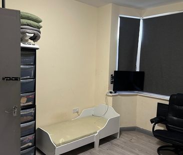Room in a Shared House, Pinner Road, HA1 - Photo 3