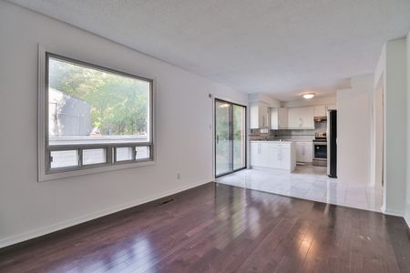 For Lease - 18 Dervock Crescent, Toronto, Ontario - Photo 3