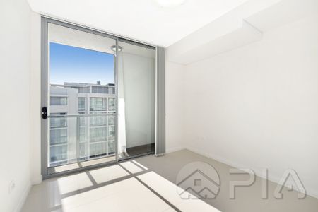 Spacious & Modern 3 Bedroom Apartment On Level 7. Don't Miss Out! - Photo 3