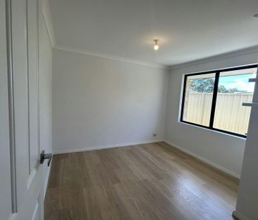 STUNNING FAMILY HOME IN SOUGH AFTER SOUTH BUNBURY - Photo 6