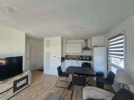 Location Appartement 2 pièces 38m² ARMENTIERES 59280 - Photo 1