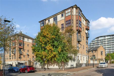 2 bedroom flat in Evelyn Road - Photo 4