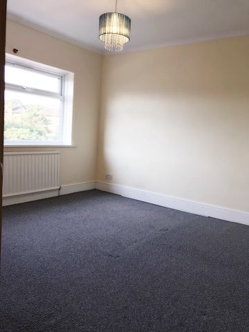 3 Bed Terraced House, Cleveley Crescent, W5 - Photo 3