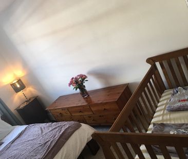 3 Bed Flat, Rushcroft Rd, SW2 - Photo 2