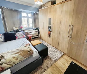 4 bedroom House To Let - Photo 2