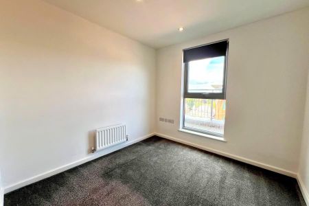 2 bedroom flat to rent - Photo 4