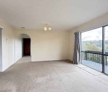 Spacious 4-Bedroom Home in Prime Browns Bay Location! - Photo 3