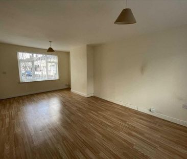 3 bedroom property with land to rent - Photo 2