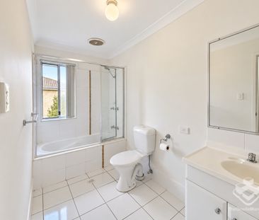 Rare Stand-Alone Townhouse - No Shared Walls, Extra Privacy! - Photo 6