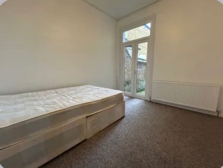 1 Bed Flat, Warham Road, N4 - Photo 3