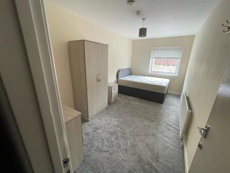 1 bedroom in a house share to rent - Photo 3