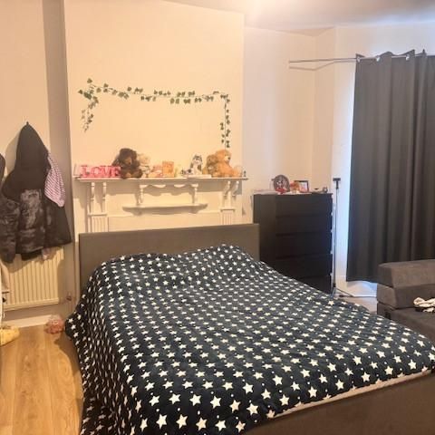 4 bedroom terraced house to rent - Photo 1