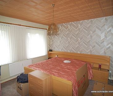 Renovierungsbedürftige, kleine 3-Zimmer-1.OG-Wohnung mit Balkon - Photo 1