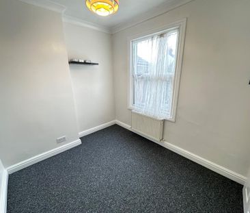 2 bedroom maisonette to rent - Photo 1