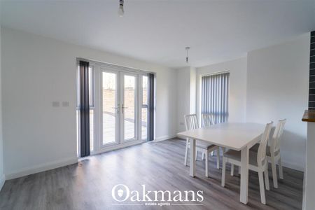 4 bedroom end of terrace house to rent - Photo 5