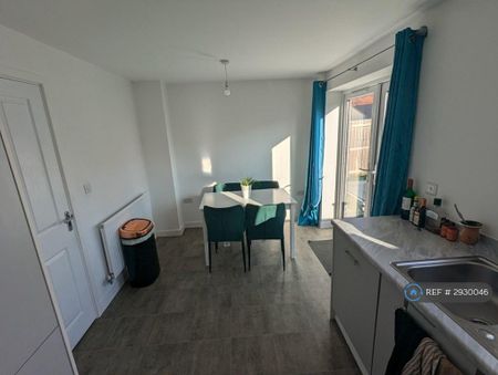 1 bedroom in a house share to rent - Photo 3