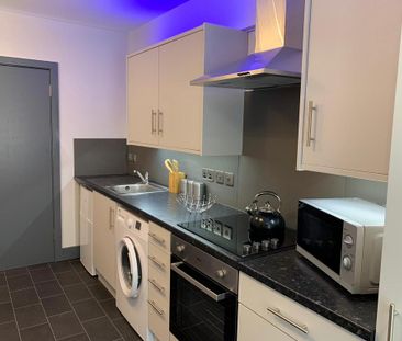 1 bedroom private hall to rent - Photo 2