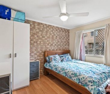 TWO BEDROOMS TOWNHOUSE WITH VINLY FLOOR AND AIR CONDITION - Photo 6