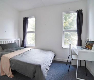 1 bedroom in a house share to rent - Photo 3