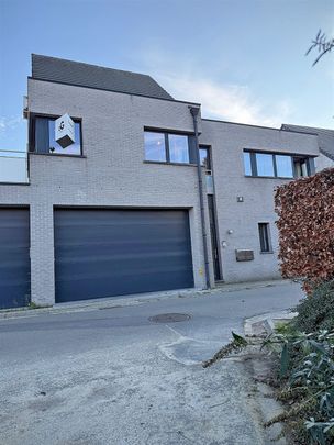 APPARTEMENT (duplex) met 2 slaapkamers, terras & bureau (babykamer) - Photo 1