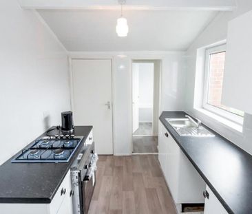 3 bedroom flat to rent - Photo 5