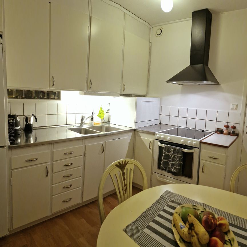 Aspsätravägen, Skärholmen - Foto 1