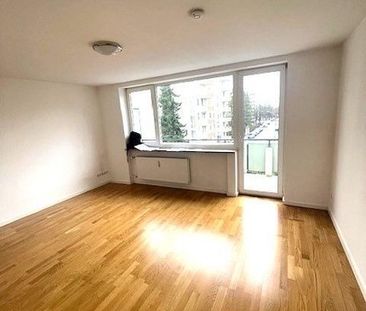 Ismaning - 1 Zimmerwohnung, Küche, Flur, Bad mit WC, Balkon, Keller... - Photo 1