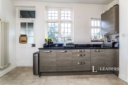 4 bedroom house to rent Haling Park Road, South Croydon, CR2 - Photo 4