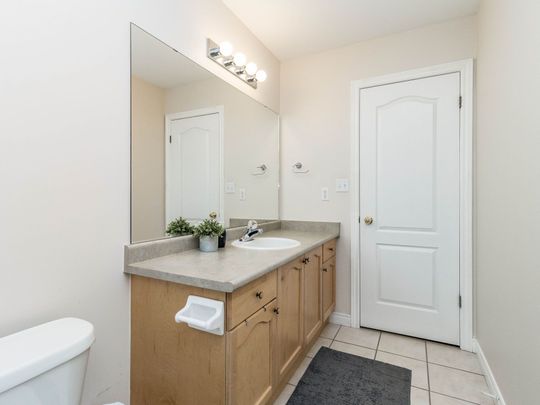 For Lease - 2229 Walker's Line Unit# 27, Burlington, Ontario - Photo 1