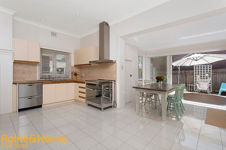 Ideally Located 3 Bedroom Family Home |Spacious & Bright Interiors | Pets Considered - Photo 2