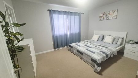 For Lease - 2439 Springforest Drive, Oakville, Ontario - Photo 5