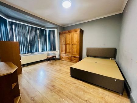 3 bedroom semi-detached house to rent - Photo 3