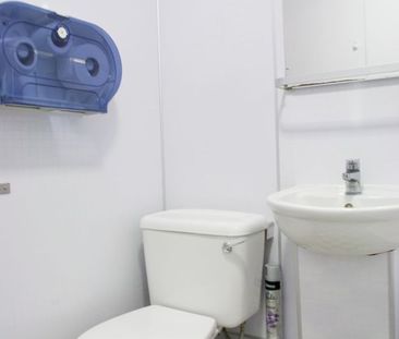 Bedsit, Mapesbury Lodge, NW2 - Photo 1