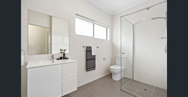 Tranquil Townhouse Retreat - Photo 1