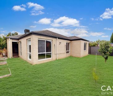 112 Selandra Boulevard, Clyde North - Photo 4