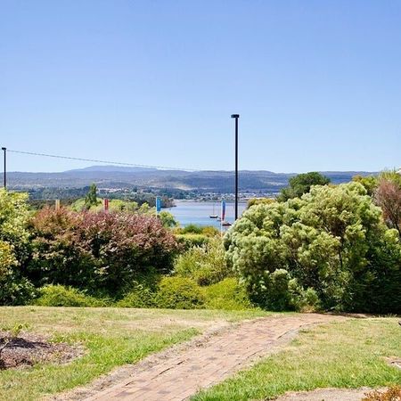 Cozy & Convenient 1-Bedroom Apartment - Photo 4