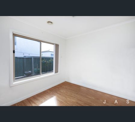 38 St Andrews Drive, Sunshine North, Vic 3020 - Photo 1