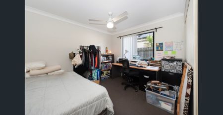 BEAUTIFUL FAMILY HOME CALLING FOR YOU! - Photo 5