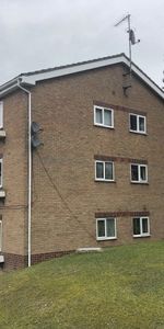 Pound Hill 1 bedroom apartment to rent - Photo 4