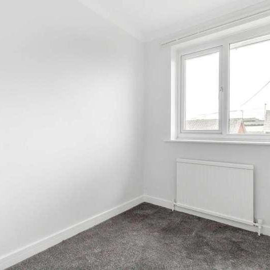 Topcliffe Court, Leeds, LS27 - Photo 1