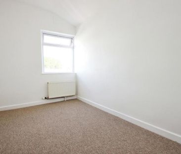 Ocean present this recently refurbished terraced house on Langton P... - Photo 3