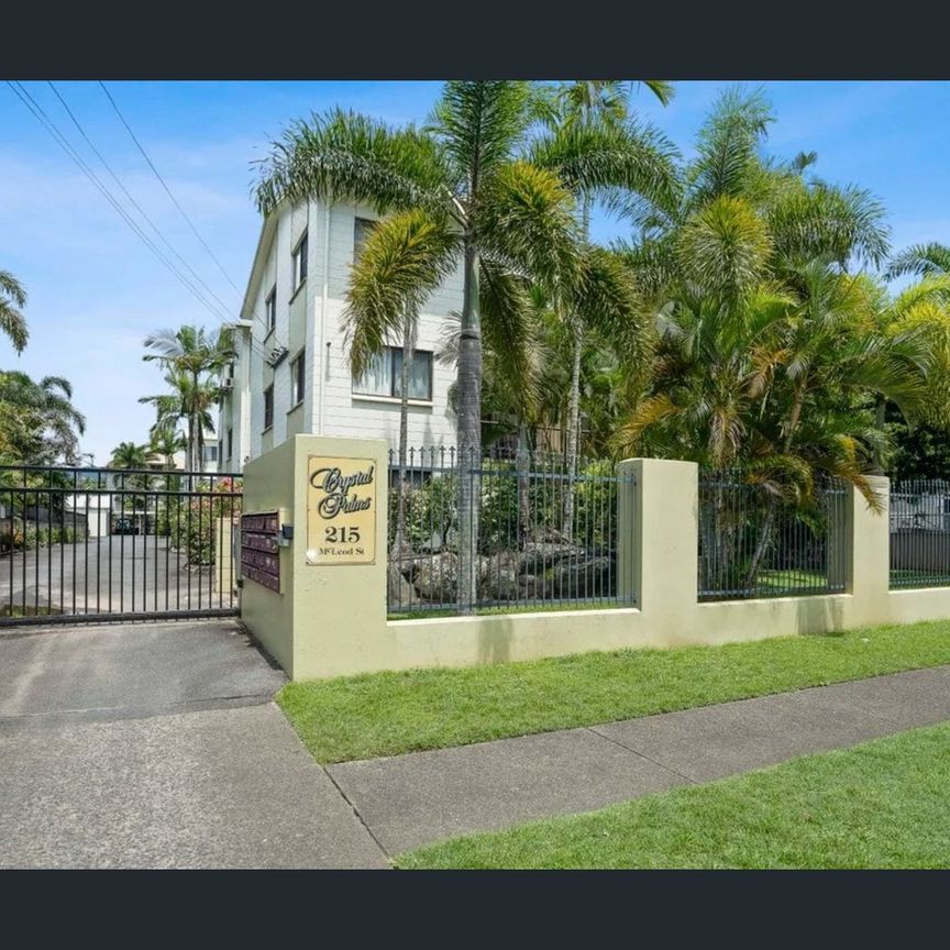 803/1 Marlin Parade, Cairns City, Qld 4870 - Photo 1