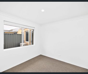 Gorgeous new home with Park view - Photo 1