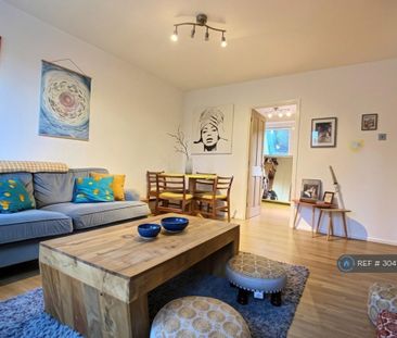 3 bedroom flat to rent - Photo 1